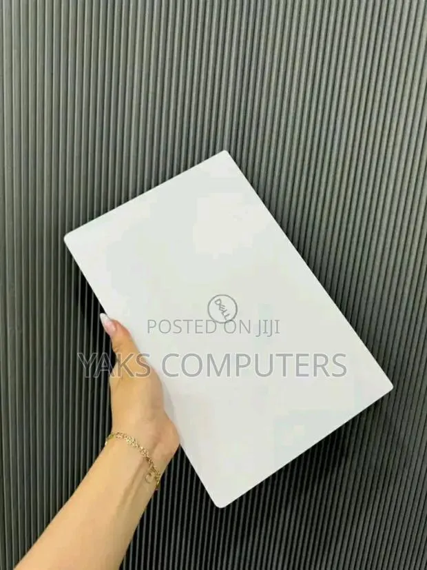 New Laptop Dell XPS 13 16GB Intel Core i5 SSD 512GB · Photo 1
