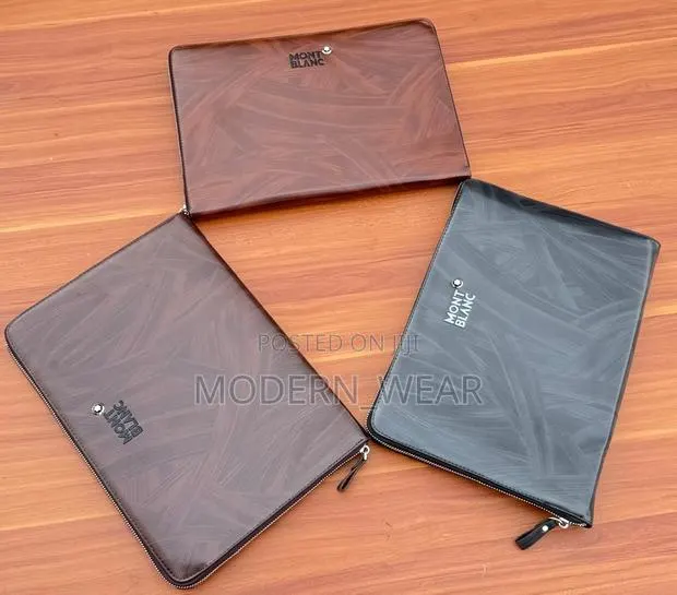 Mont Blanc Hand Clutch Single Zip · Photo 1