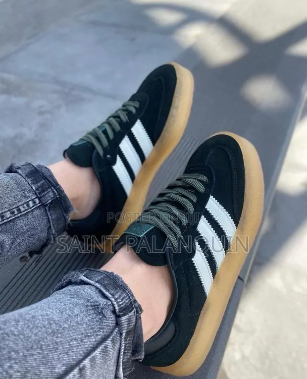 Adidas Sneakers · Photo 1