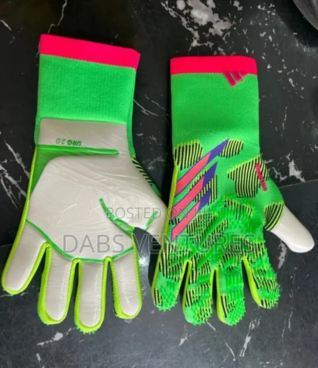 Goalkeeper Gloves · Photo 1