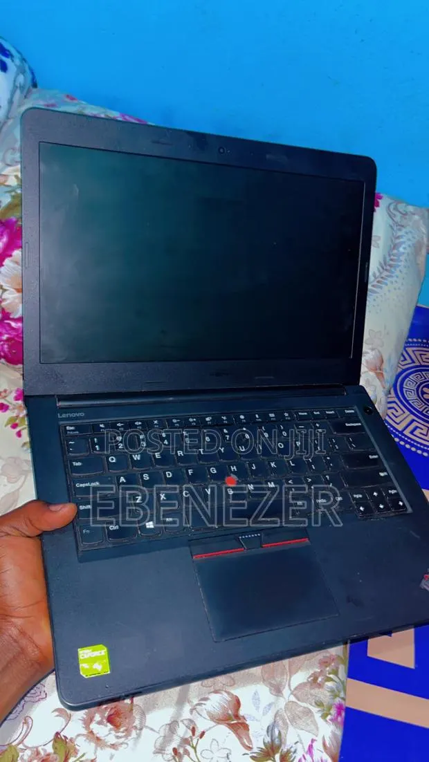 Laptop Lenovo ThinkPad T490s 8GB Intel Core i3 SSD 256GB · Photo 1