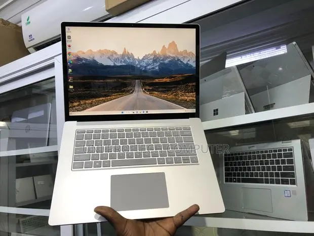 Laptop Microsoft Surface Laptop 4 16GB Intel Core i7 SSD 256GB · Photo 1