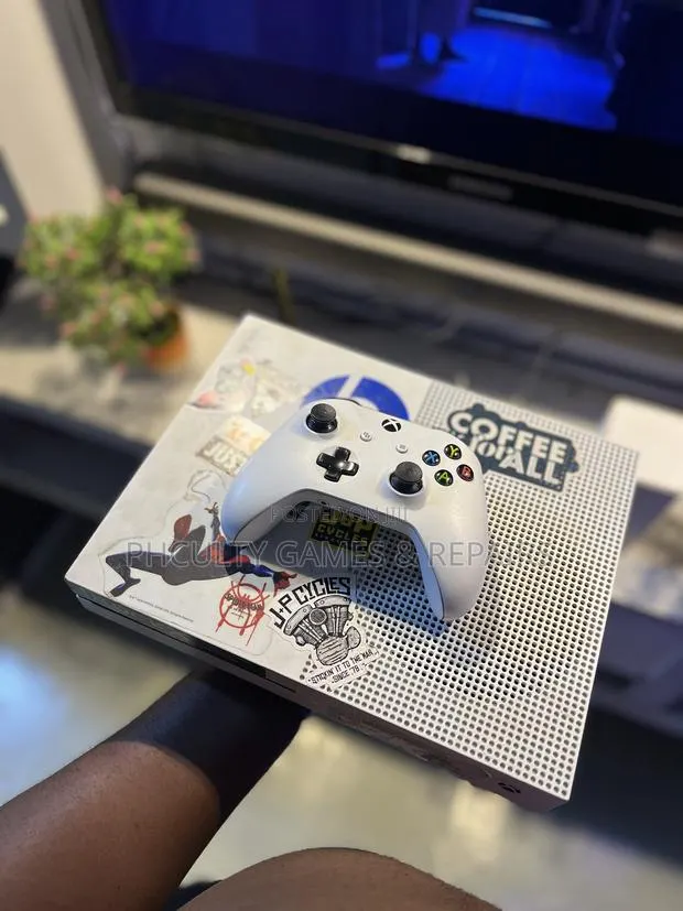 Xbox One S Available With 12 Games · Photo 1