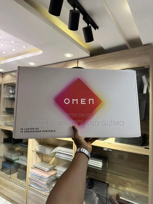 New Laptop HP Omen 16 16GB Intel Core i9 SSD 1T · Photo 1