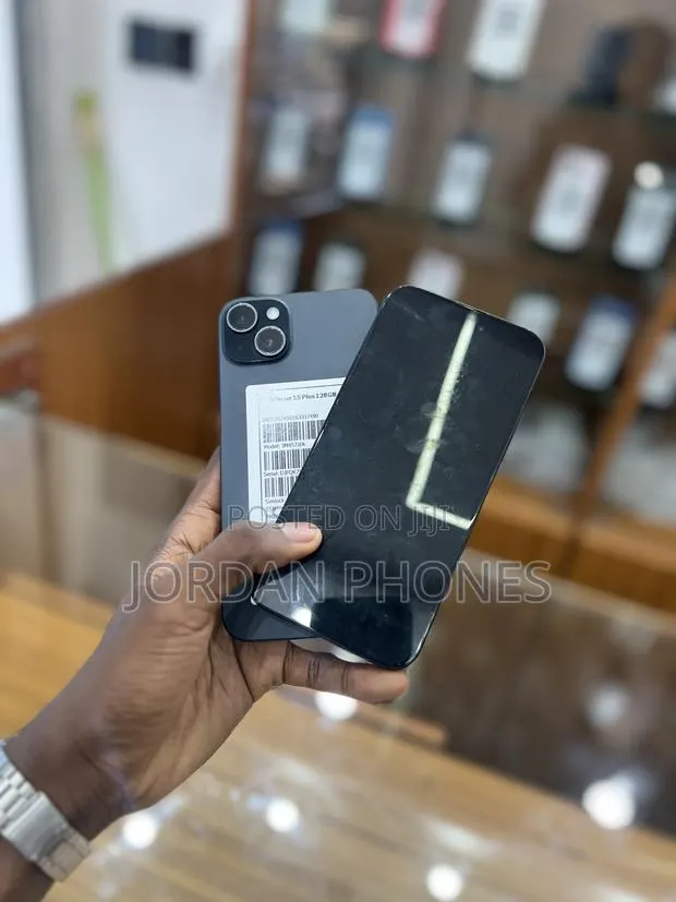 Apple iPhone 15 Plus 128 GB Black · Photo 1
