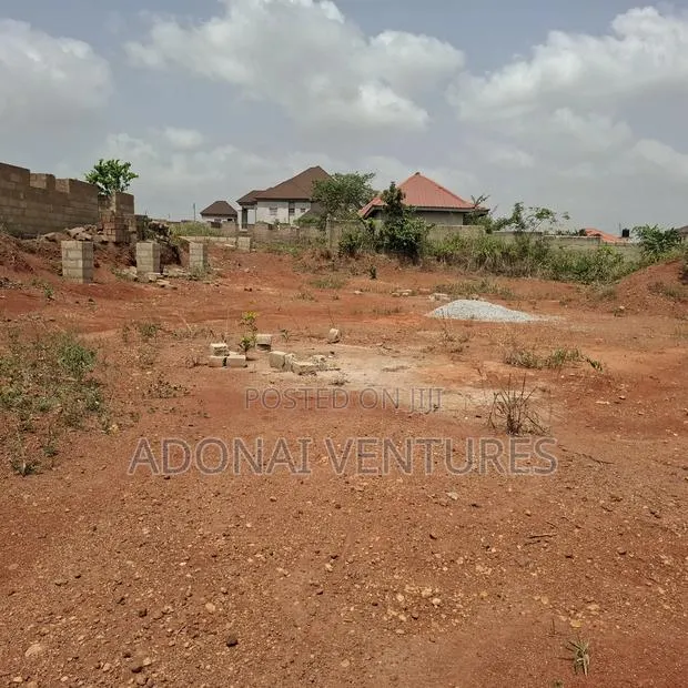 Full Plot of Land for Sale in Location Sokoban Kwamonma · Photo 1