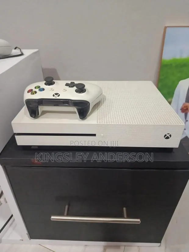 Xbox One S Console · Photo 1