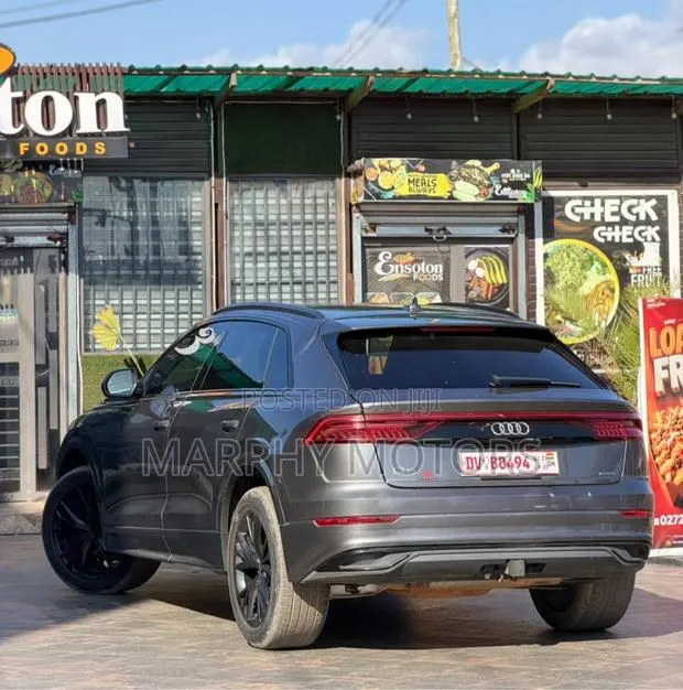Audi Q8 55 Premium AWD quattro 2020 Silver · Photo 1