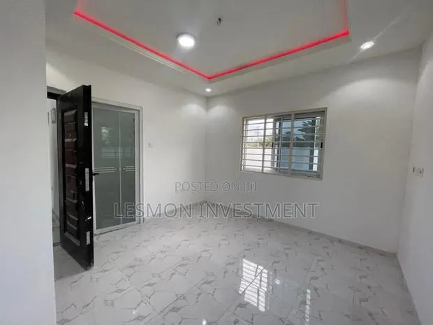 3bdrm Bungalow in Lesmon Investments, Baatsona Total for sale · Photo 1