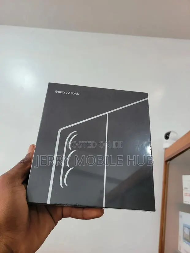 New Samsung Galaxy Z Fold7 256 GB Black · Photo 1