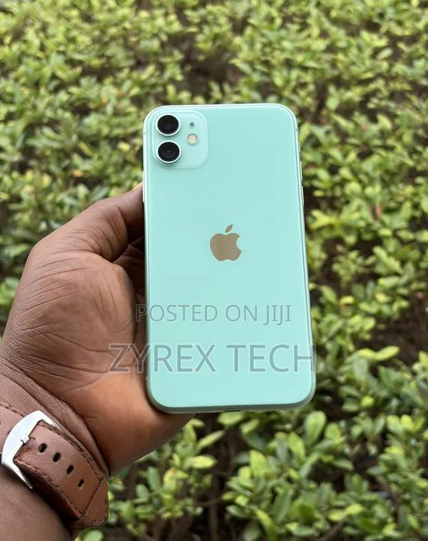 Apple iPhone 11 128 GB Green · Photo 1
