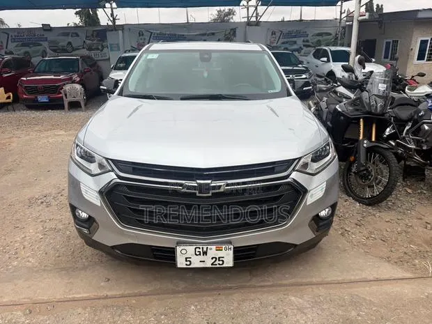 Chevrolet Traverse Limited High Country AWD 2024 Gray · Photo 1