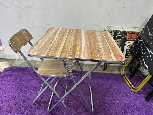 Medium Foldable Table And Chair · Photo 1