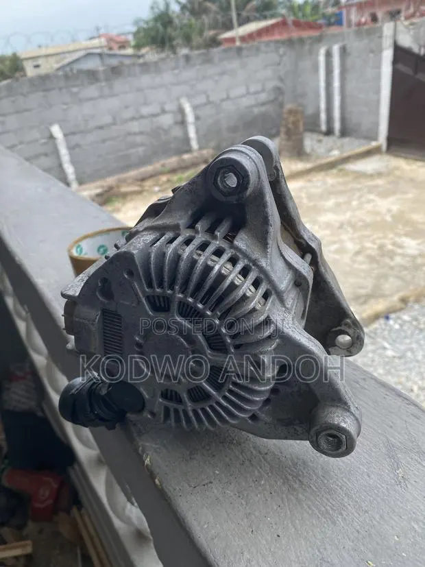 Mazda CX5 2019 Alternator Used · Photo 1