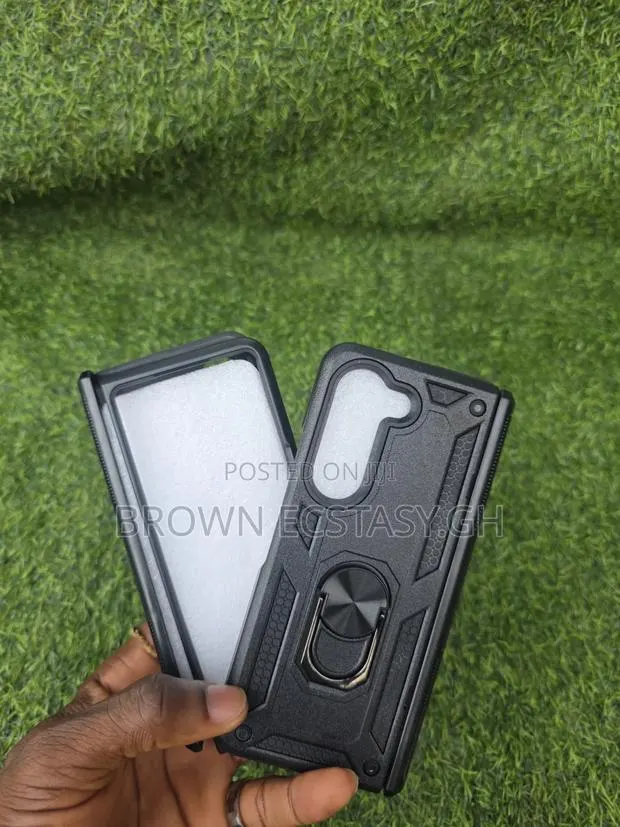 Samsung Galaxy Z Fold 5 Shockproof Case With Hinge Protector · Photo 1