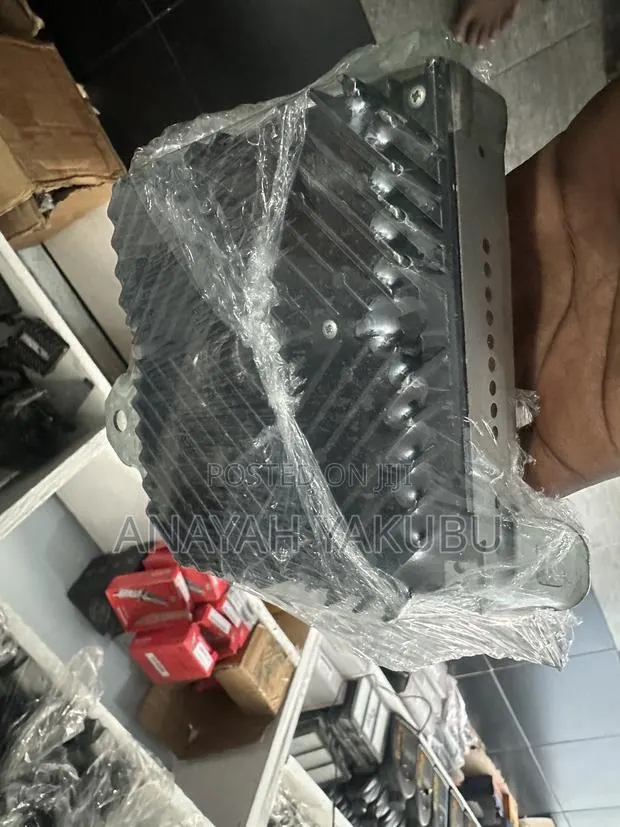 2016-21 Honda Civic Amplifier · Photo 1
