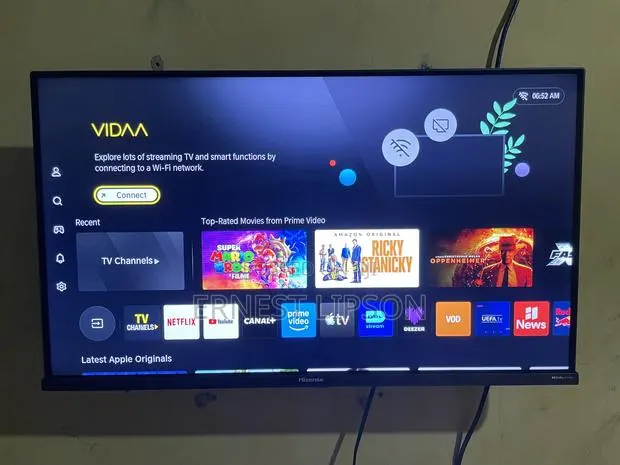 Hisense 32 Inches Smart Television · Photo 1