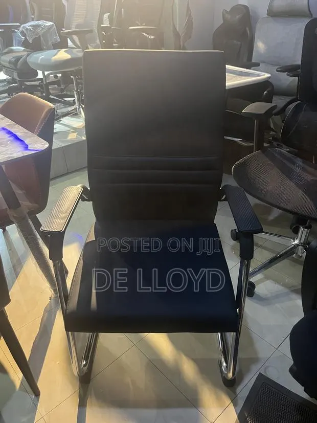 Waiting or Conference Office Chair · Photo 1