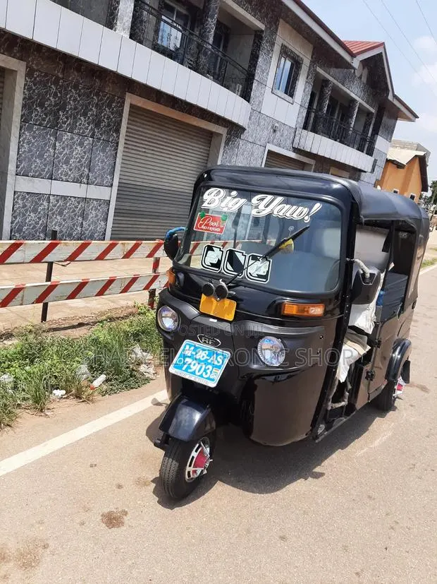 New Bajaj RE 2026 Black