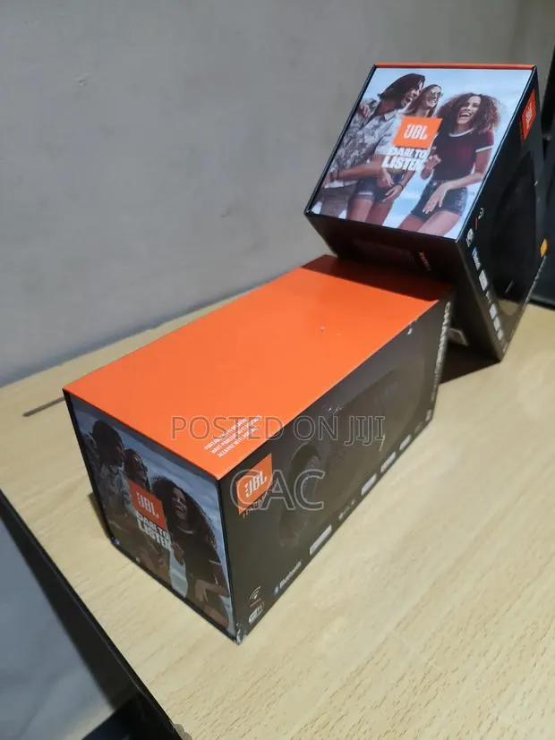 JBL Charge 5 Wifi Bluetooth · Photo 1