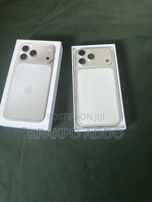 Apple iPhone 17 Pro Max 512 GB White · Photo 1