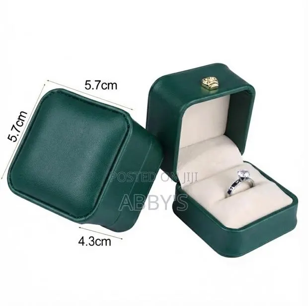 The Imperial Emerald Green Ring Box/ Ring Case · Photo 1
