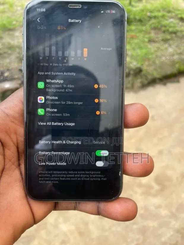 Apple iPhone 11 128 GB Graphite · Photo 1