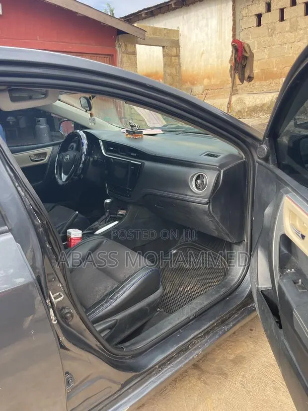Toyota Corolla 2016 Gray · Photo 4
