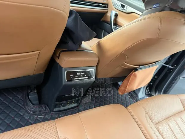 Changan CS95 2.0 FWD 2021 Black · Photo 1