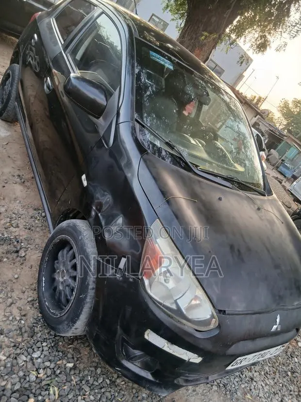 Mitsubishi Mirage 2010 Black · Photo 1