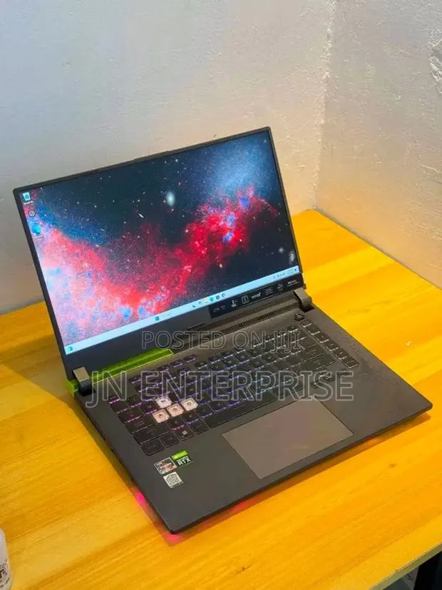 New Laptop Asus ROG Strix G17 16GB AMD Ryzen 9 SSD 1T · Photo 1