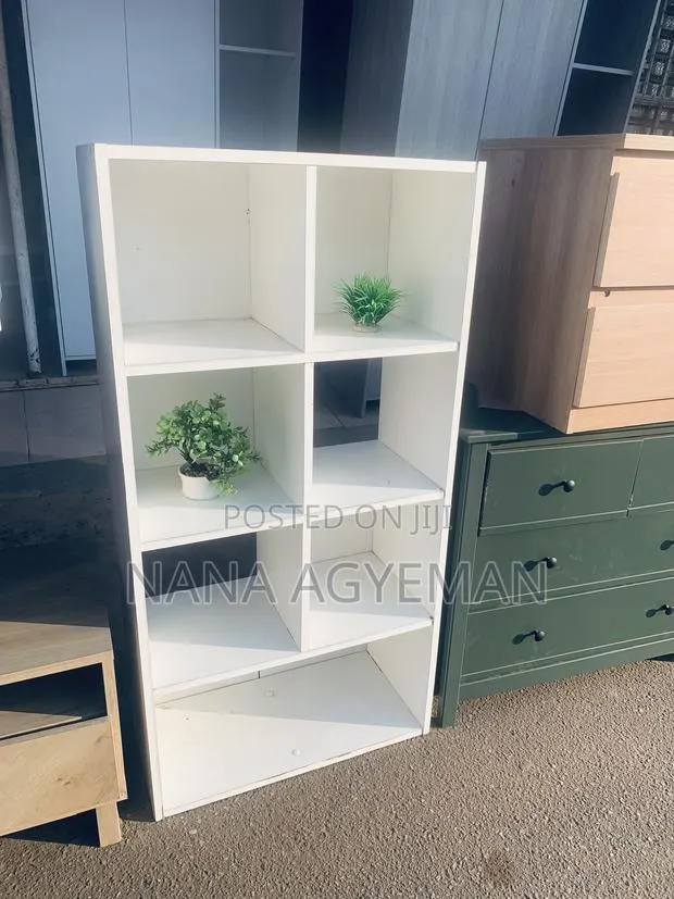 8 Cubes Storage Unit · Photo 1