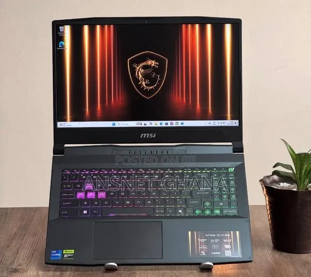 New Laptop MSI Katana 15 16GB Intel Core i7 SSD 512GB · Photo 1