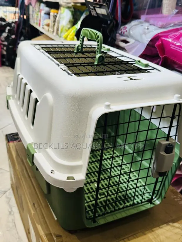 American Style Flight Plastic Cage · Photo 1