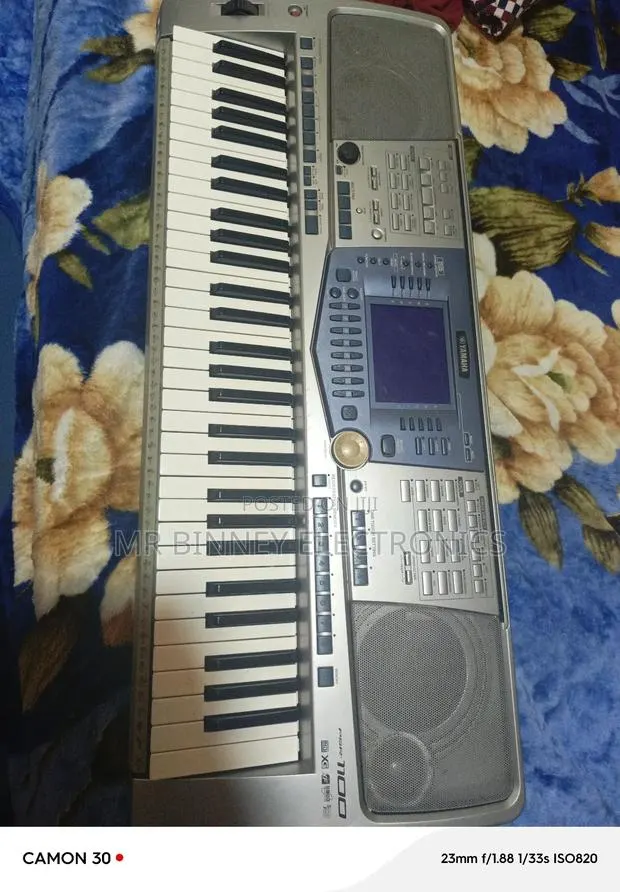 Yamaha PSR 1100 · Photo 1