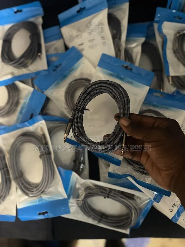 Aux Adapter Cable · Photo 1