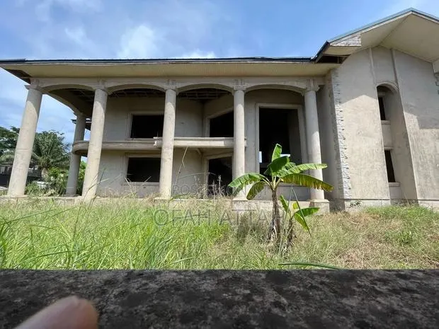 6bdrm Duplex in Domeabra, Kumasi Metropolitan for Sale · Photo 2