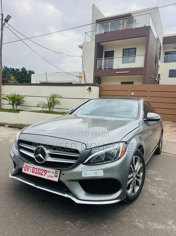 Mercedes-Benz C300 Sport 4Matic Sedan AWD (2.0L 4cyll 7A) 2016 Gray · Photo 1
