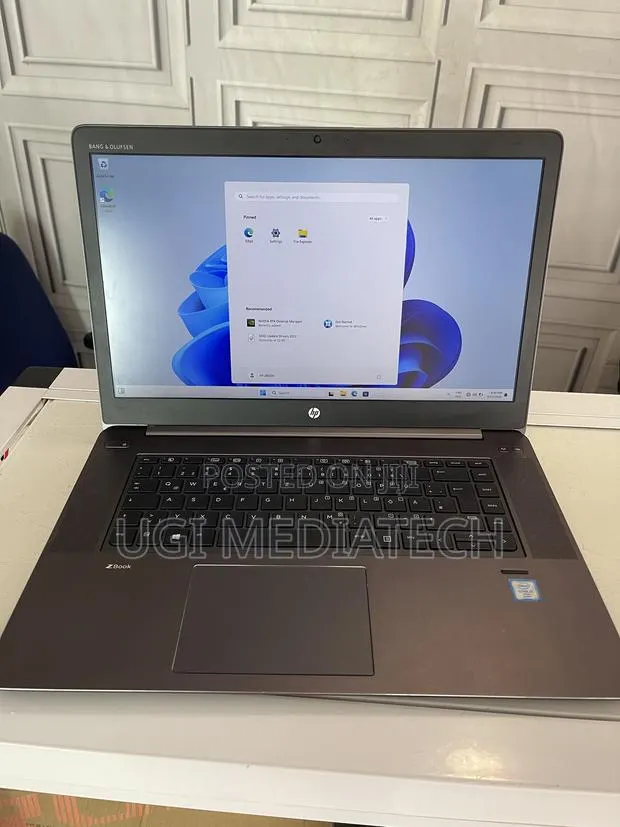 Laptop HP ZBook 15 G3 8GB Intel Core i7 SSD 128GB · Photo 1