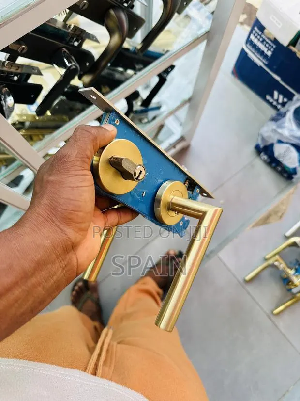 High Quality Door Locks With Hinges (Door Lock) · Photo 1