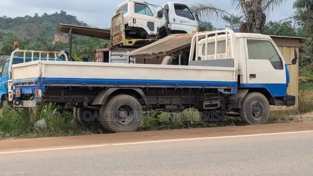 Trucks Trailer · Photo 1