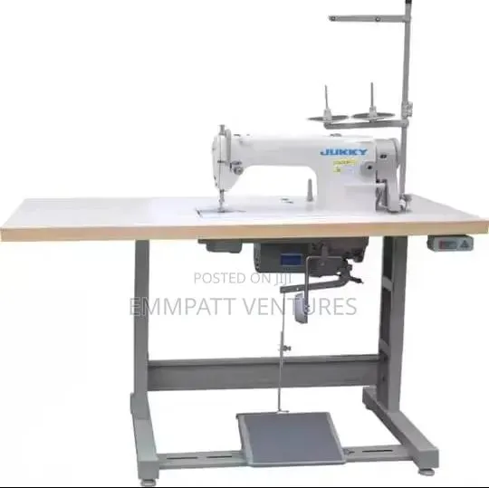 Jukky Industrial Sewing Machine · Photo 1