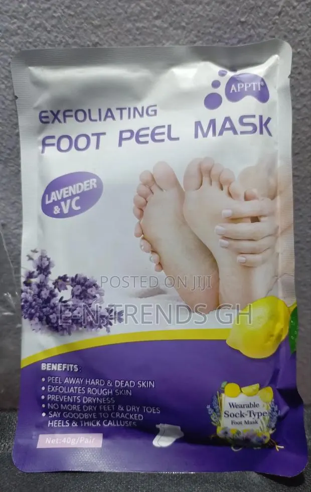 Exfoliating Foot Peel Mask · Photo 1