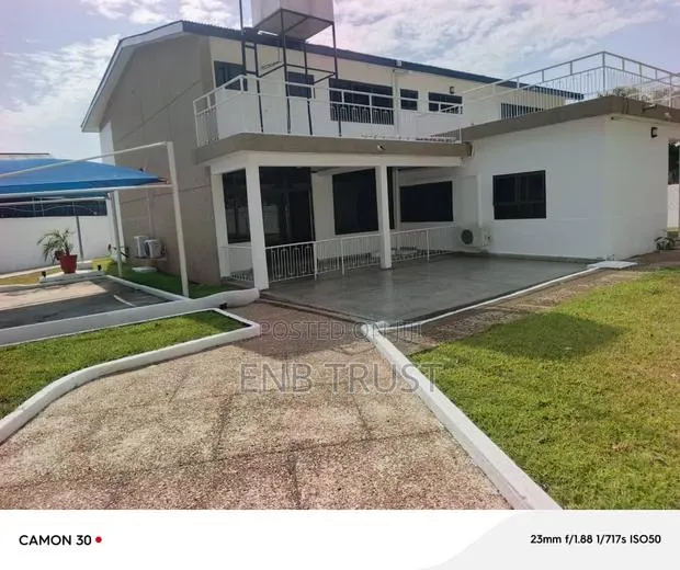 8bdrm Mansion in Cantonments, Acquinas for rent · Photo 1