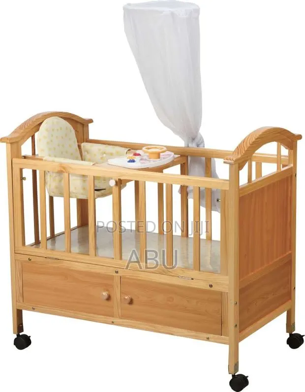 Wooden Baby Cot · Photo 1