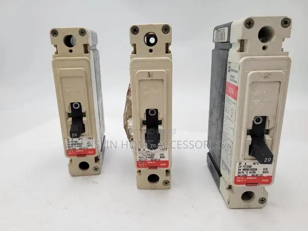 Cutler Hammer / Eaton Ehd1045 Circuit Breaker(Used) · Photo 3