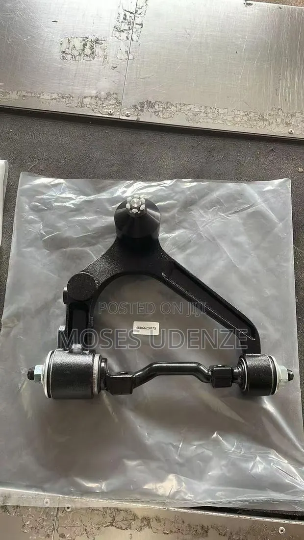 Toyota HIACE 2006,07,08,09,10,11,12,13 Front Upper Arms · Photo 1