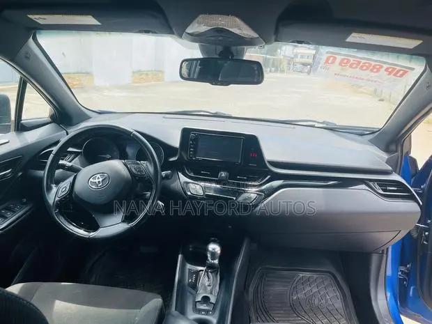 Toyota C-HR 2018 Blue · Photo 1