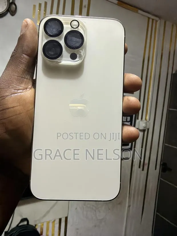 Apple iPhone 14 Pro Max 128 GB Gold · Photo 1
