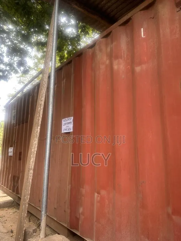 20 Ft Container · Photo 1